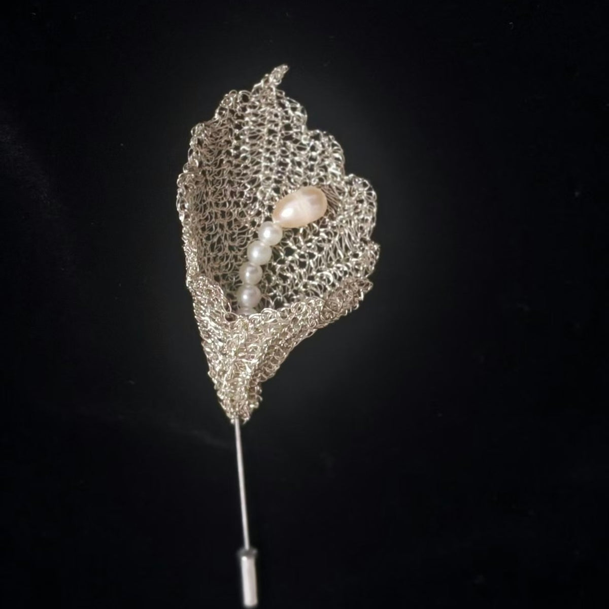 Handmade Crochet Calla Lily Brooch with Pearls