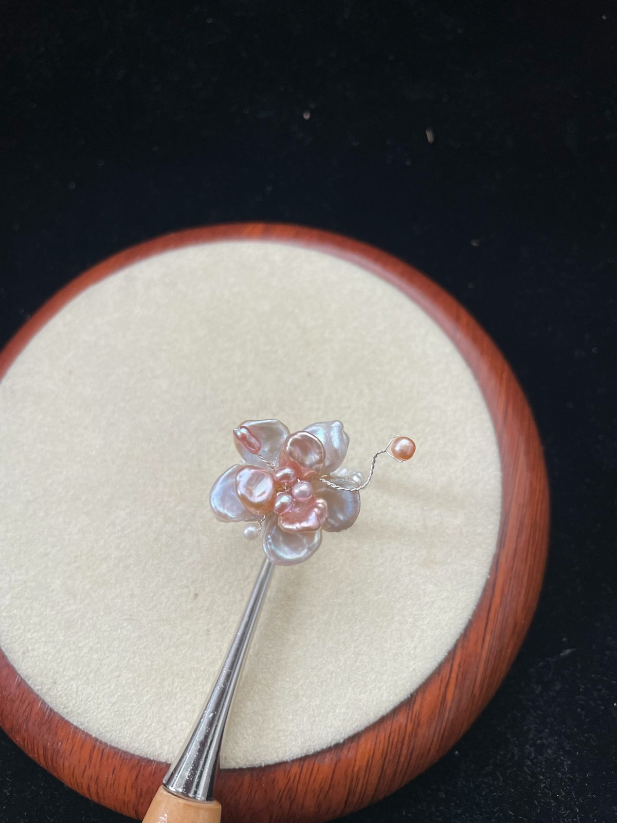 Naturperlen-Blumenring Rosa Weiß
