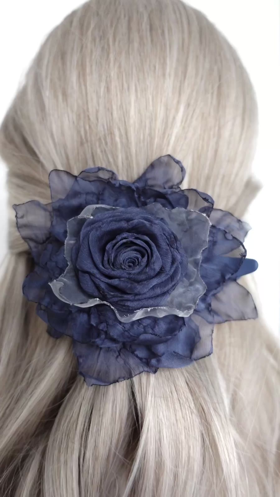 Handgefertigte Navy Stoffrose Haarspange Choker