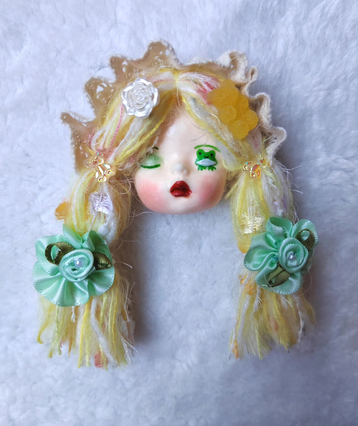 Clay Doll Head Lolita Brooch