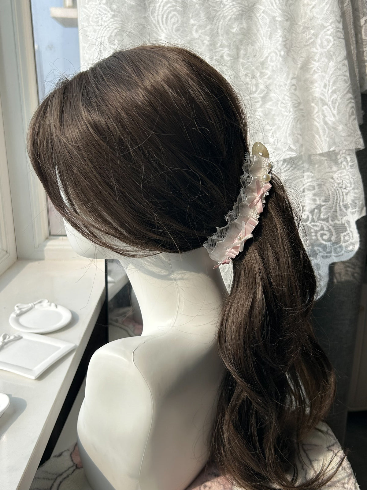 Pinza plátano hecha a mano con perlas rosas y doble cara