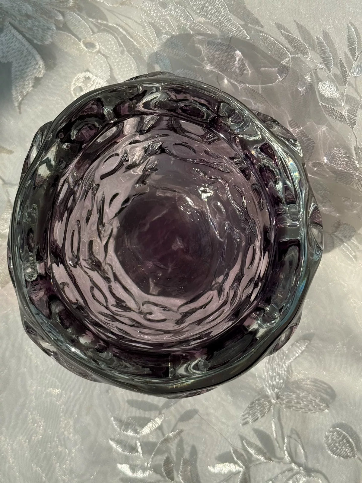 Vintage Glasgefäß in Violett, 11 cm hoch