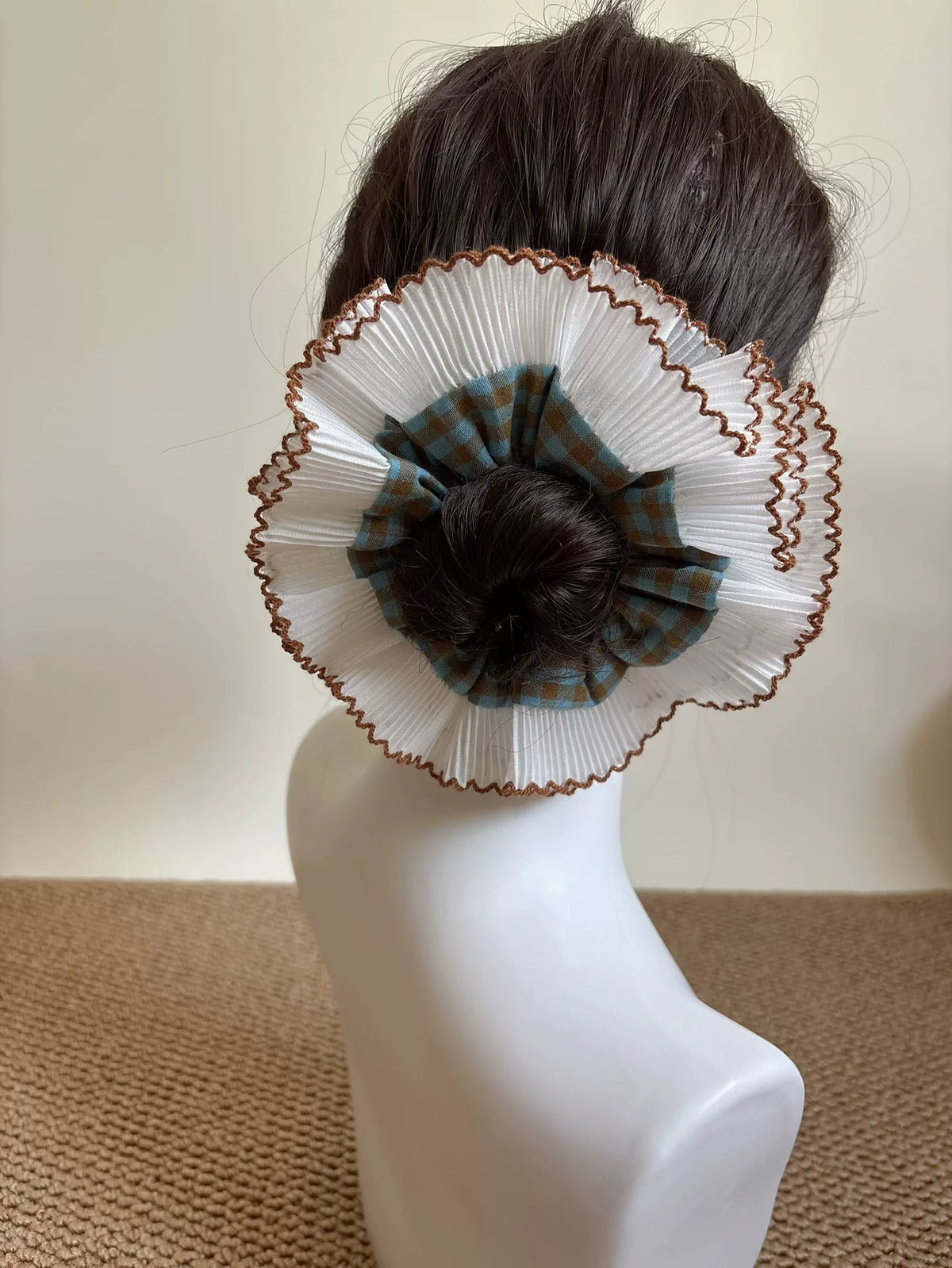 Scrunchie Artigianale con Volant Pieghettato a Doppio Strato