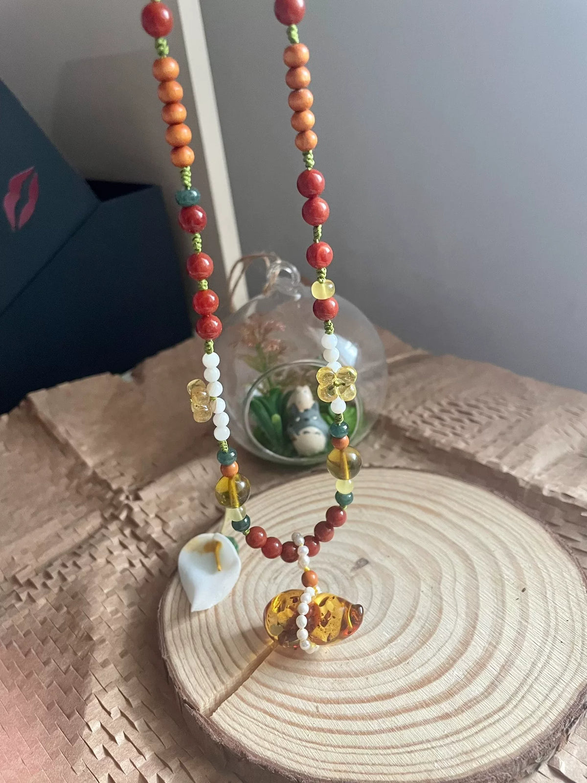 Collana con Ciondolo in Ambra a Fiori a Forma di Zucca