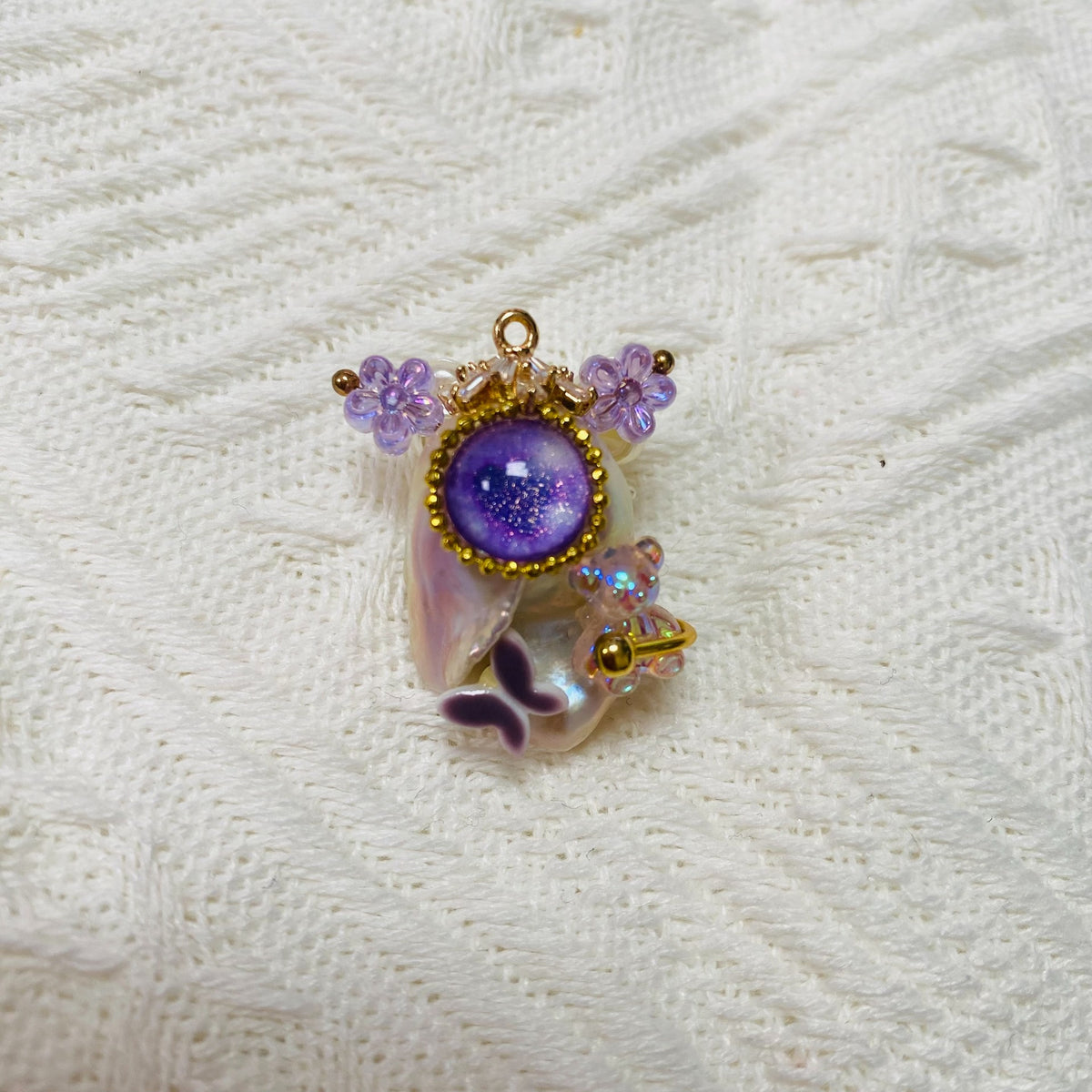 Ciondolo Mostro in Perla Barocca con Occhio Viola