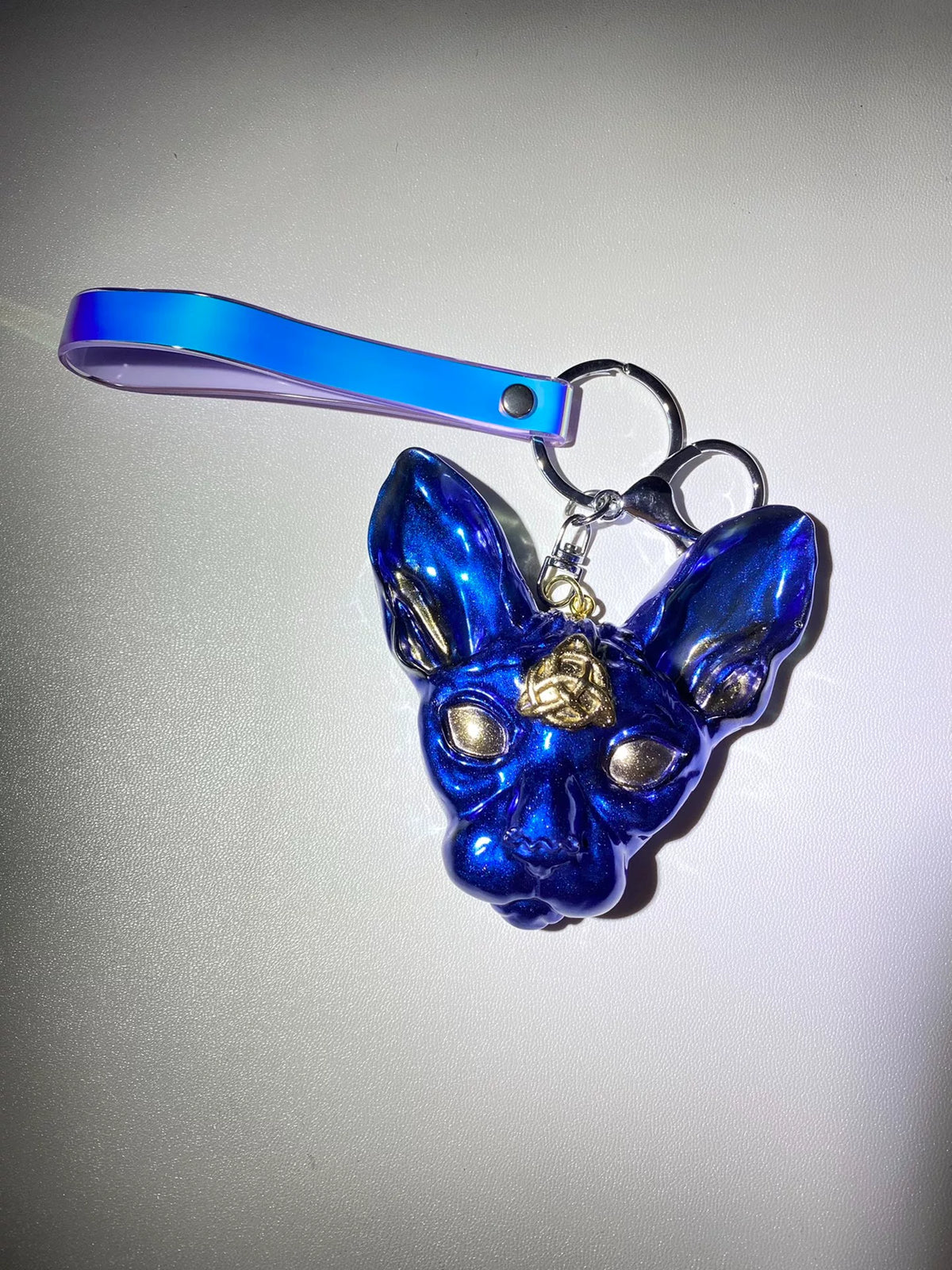 Chaveiro Cabeça de Gato Sphynx em Resina Azul