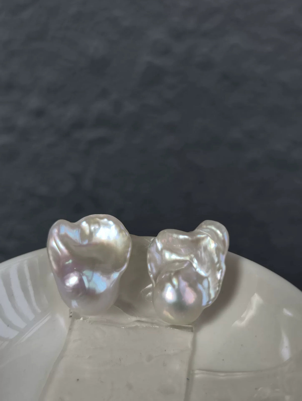 Coppia di Perle Barocco d'Acqua Dolce Bianche
