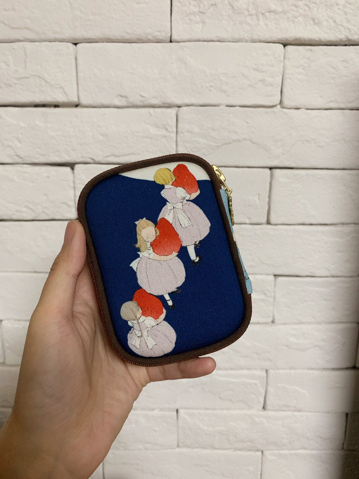 Illustrated Oxford Cloth Pouch with Zipper