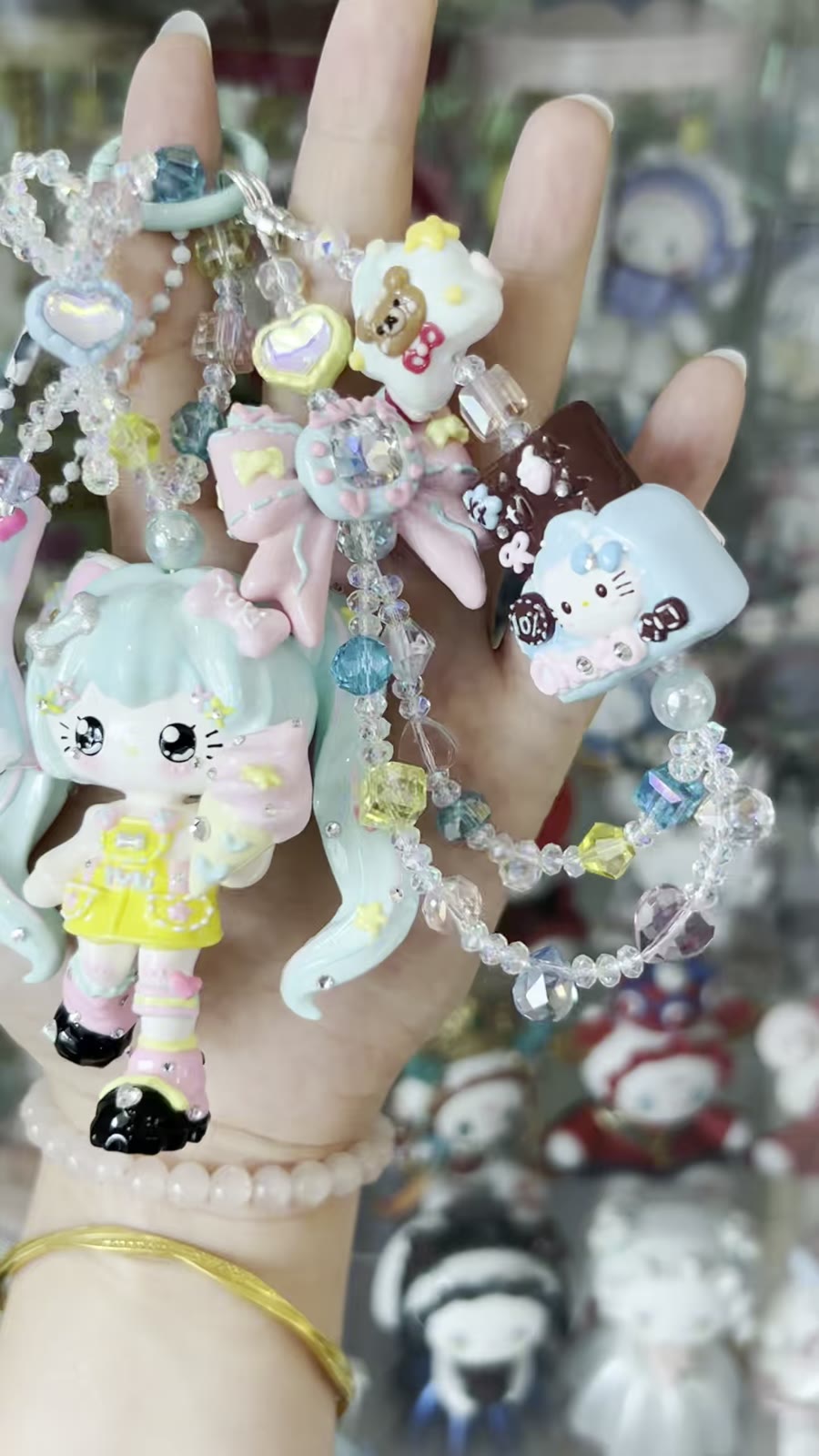 Handgjord Hello Kitty-mobilarm med pärlor