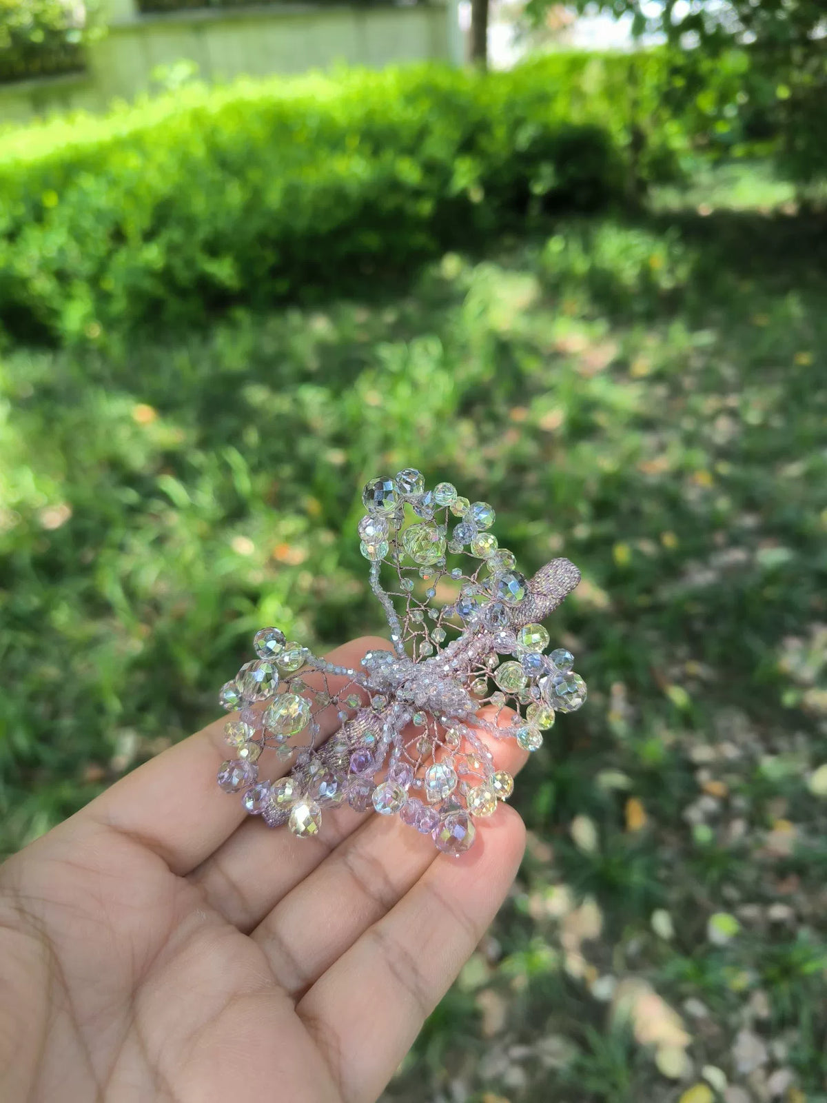 Fermo per capelli a farfalla con cristallo iridescente