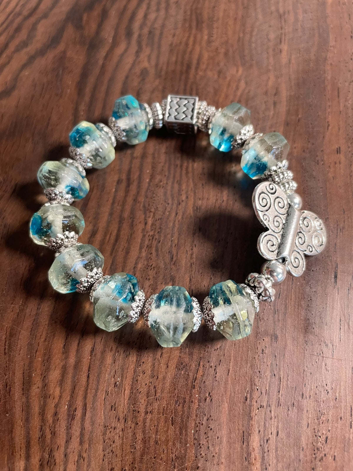 Blue Floating Flower Faceted Bead Stretch Bracelet