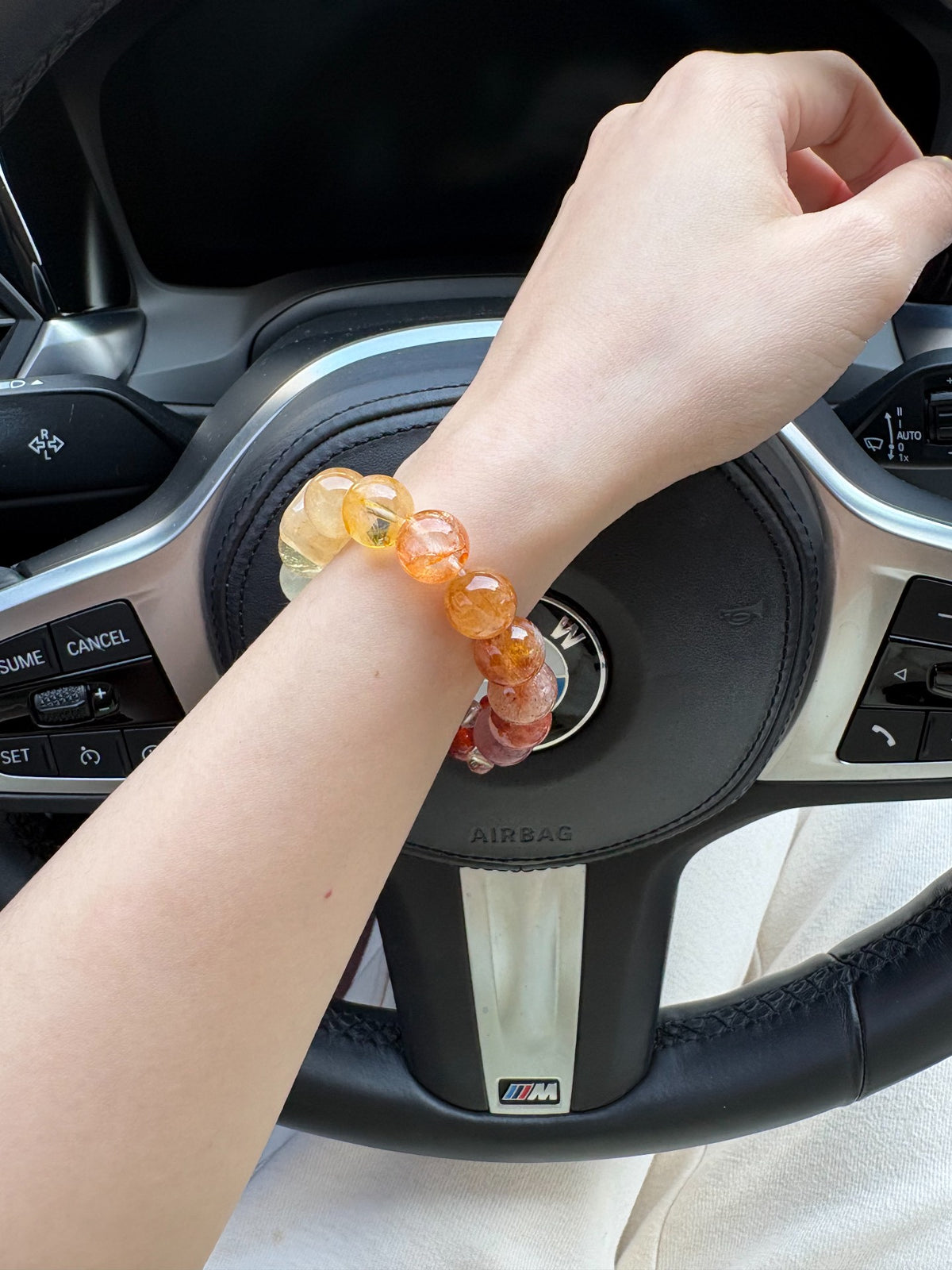 Bracelet en perles de pierres fines rouges et jaunes
