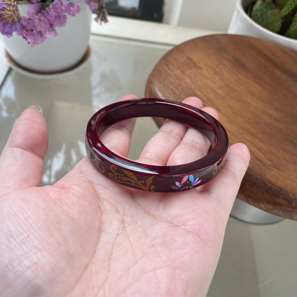 Bracelet jonc en laque avec incrustations de nacre