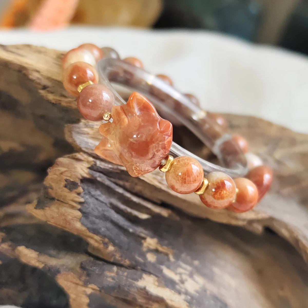 Bracelet de perles jade corail et pendentif cerf