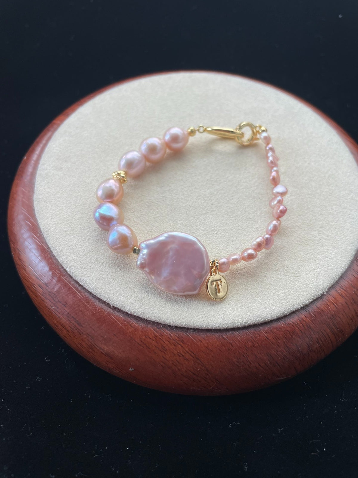 Natural Pink Pearl Bracelet Gold Tone