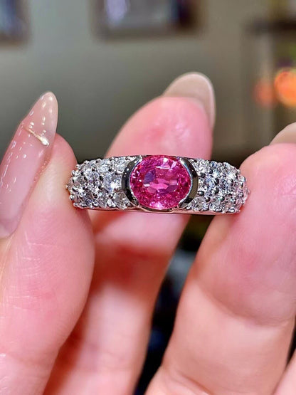 Pt900 Platinum Ring with 1.25ct Padparadscha Sapphire and 0.8ct Diamond Accents