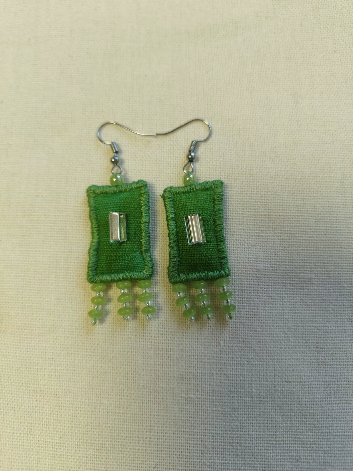Boucles d'oreilles artisanales en tissu vert