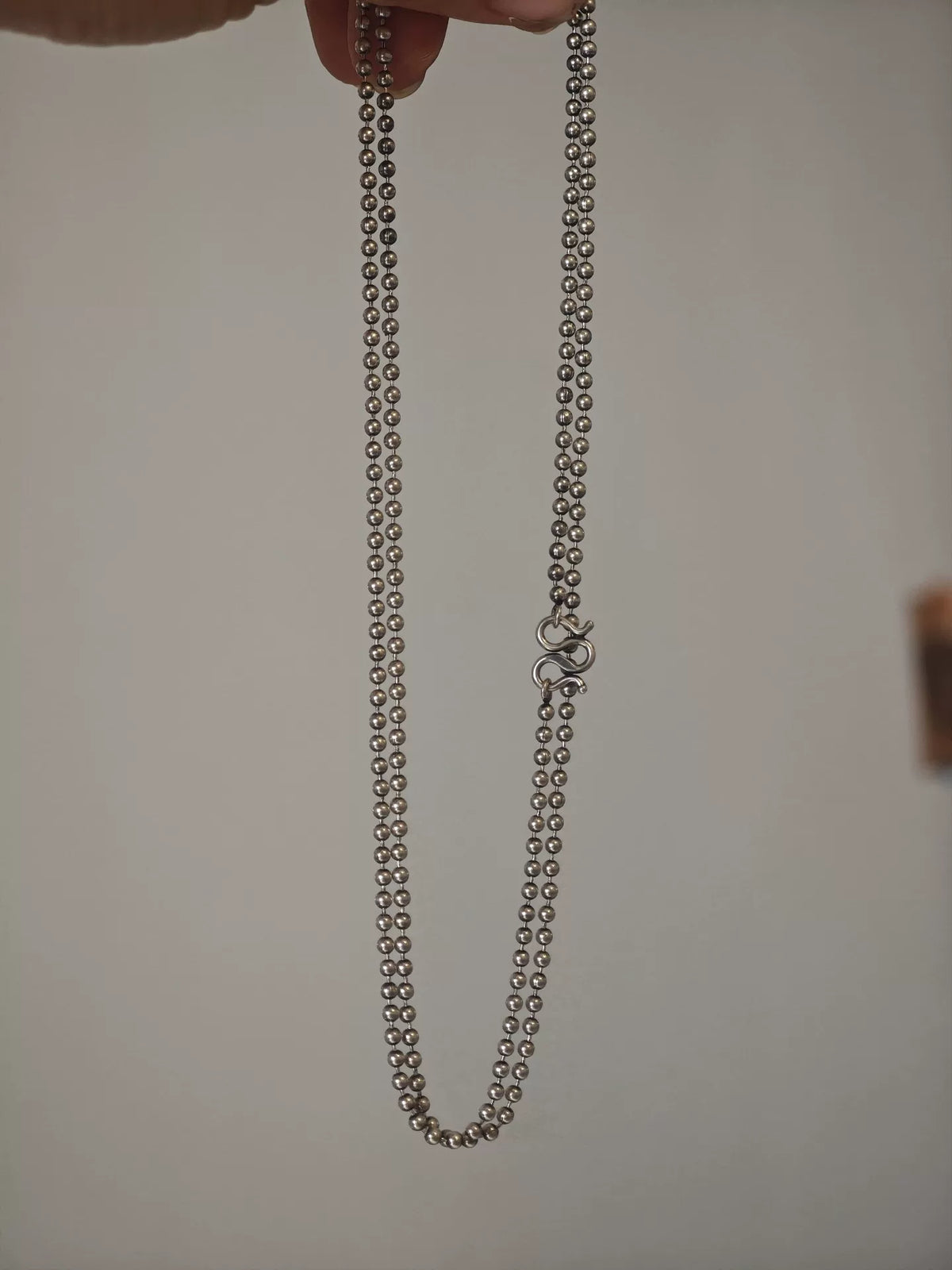 Halsband med antik silverkulkedja 70 cm