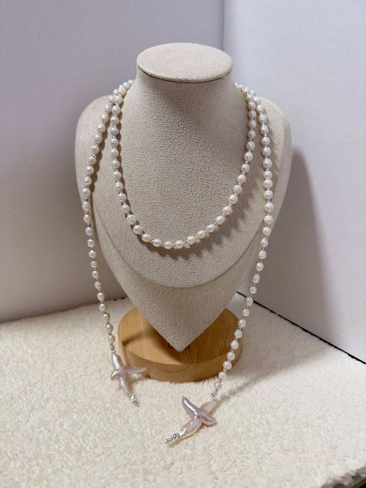 Lariat Pearl Necklace with Iridescent Pendants