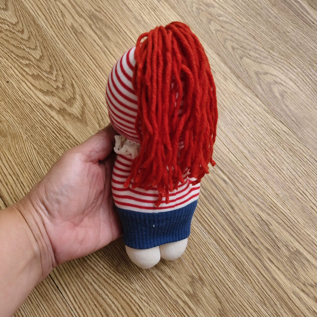 Boneca de Meia Feita à Mano - Menina com Rabo de Cavalo