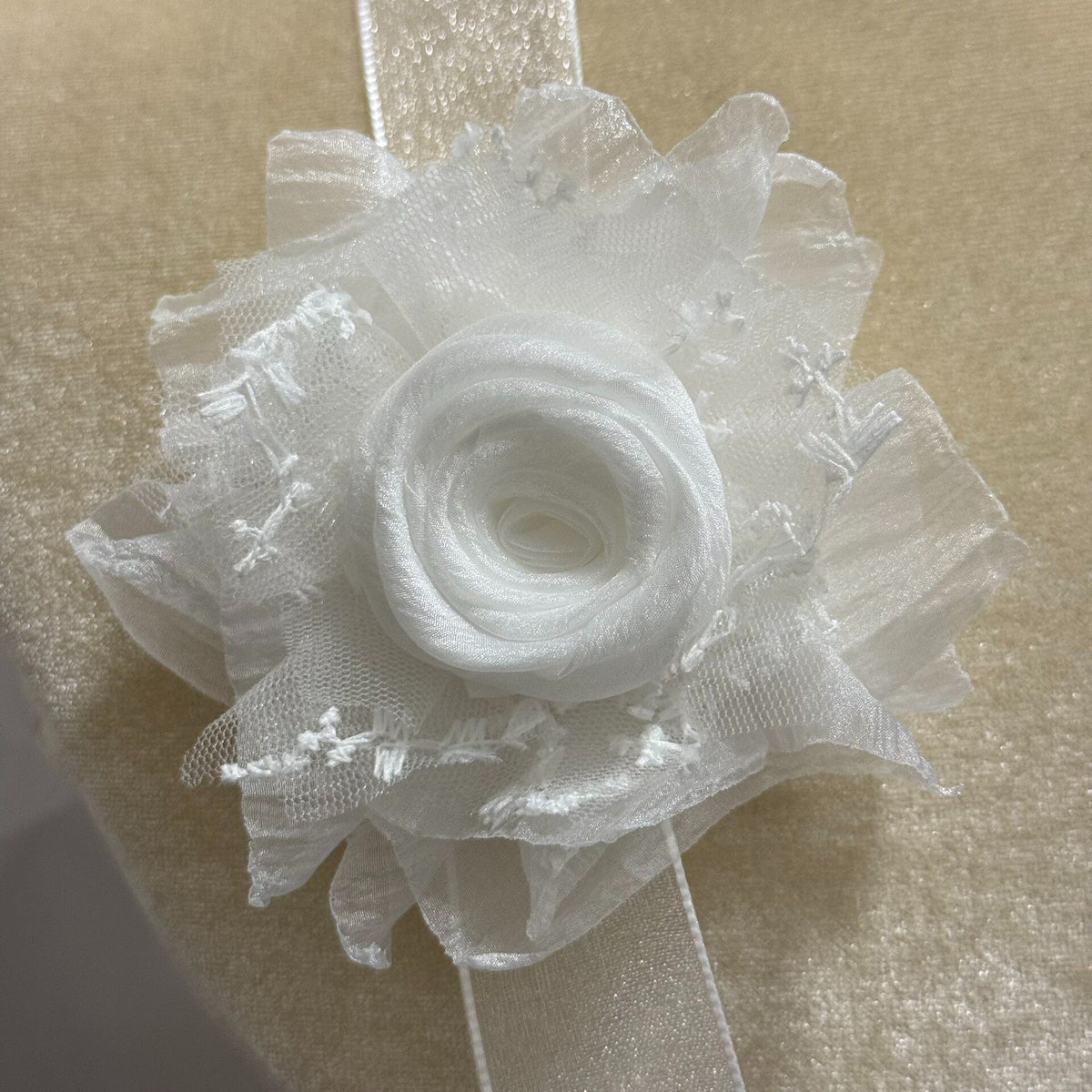 White Organza Floral Choker Brooch Set
