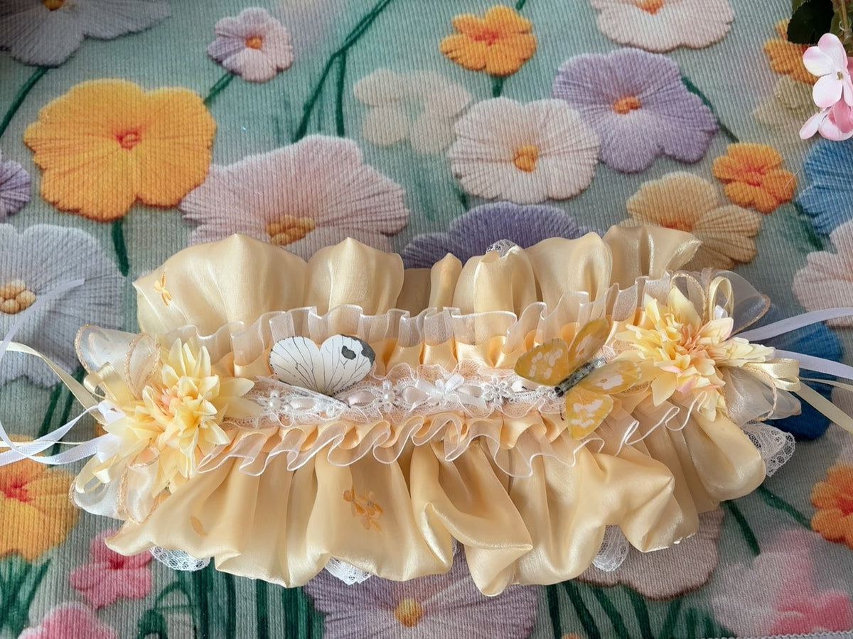 Gul satin Lolita handgjord