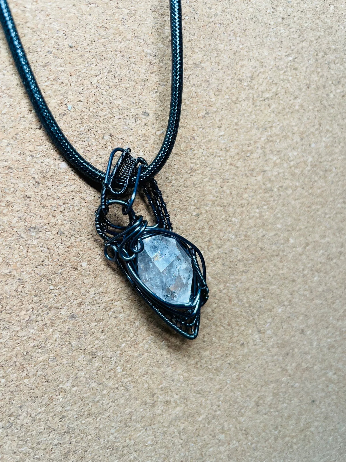 Pendente in quarzo Herkimer Diamond avvolto in filo