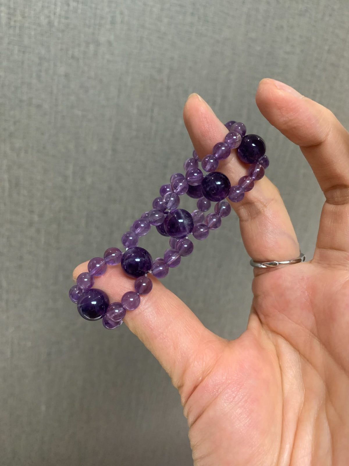 Bracelet multi-rangs en perles raisin améthyste