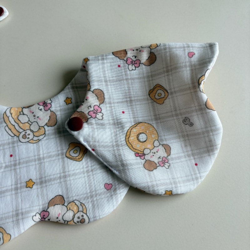 Babete de Bebé em Gaze de Algodão com Estampado de Cachorrinhos e Donuts