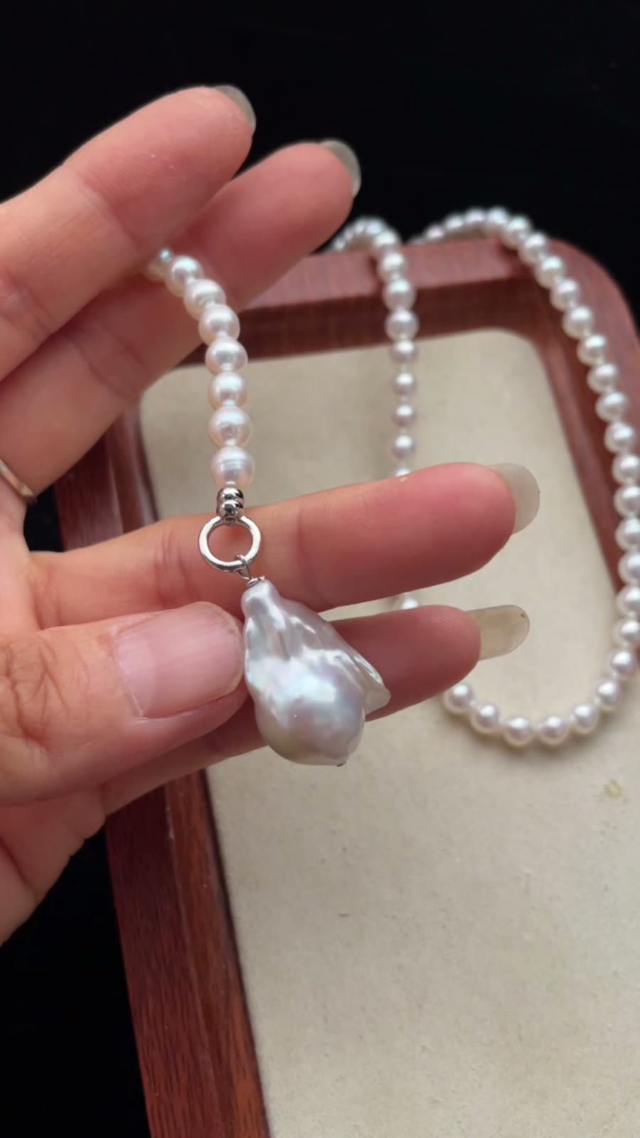 Collier Lariat en Perles Naturelles avec Pendentif Baroque