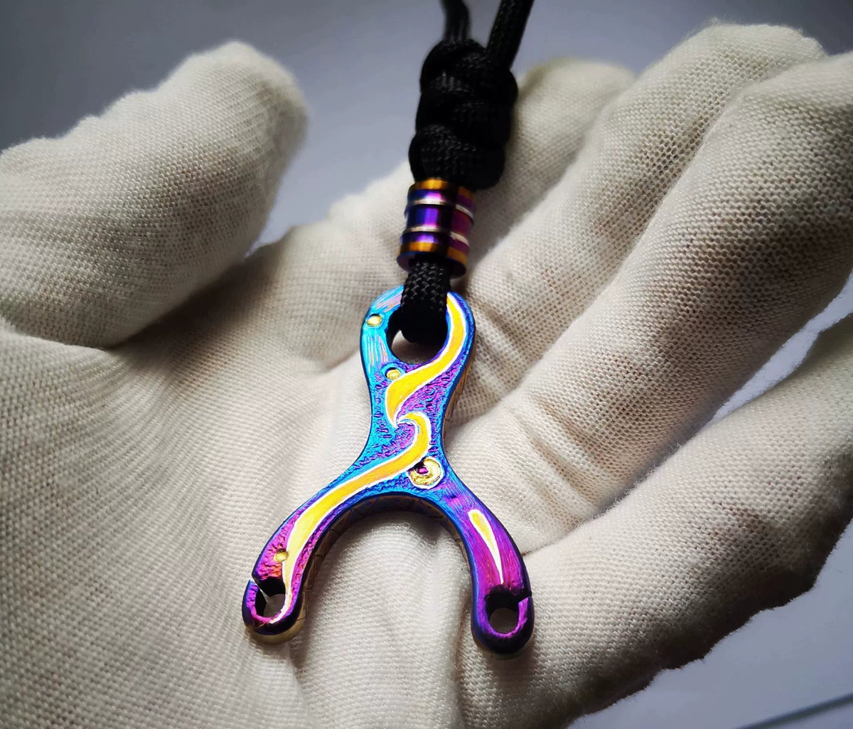 Titanium mini-katapulthanger sleutelhanger