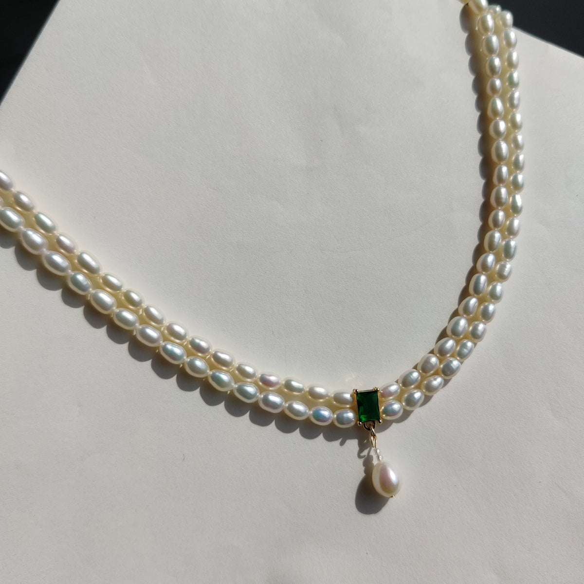 Collar de Doble Hilera de Perlas Verde Esmeralda