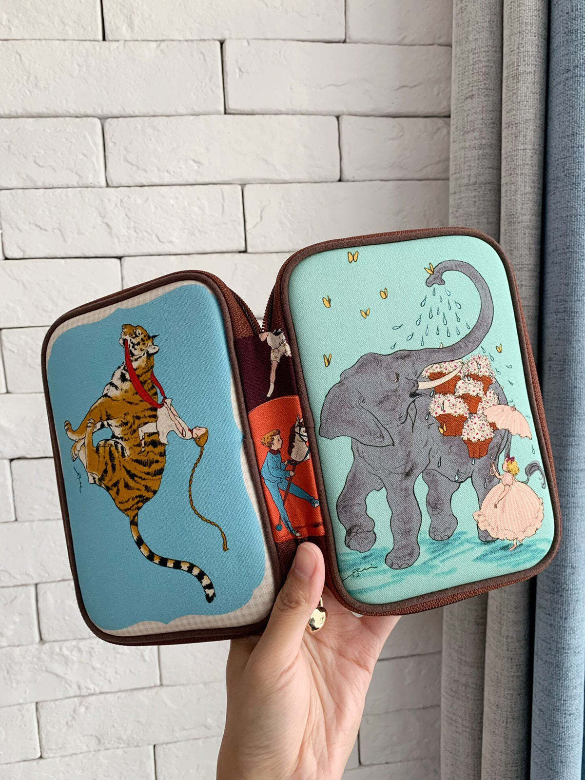 Zippered Oxford Cloth Planner Case with Illustrations