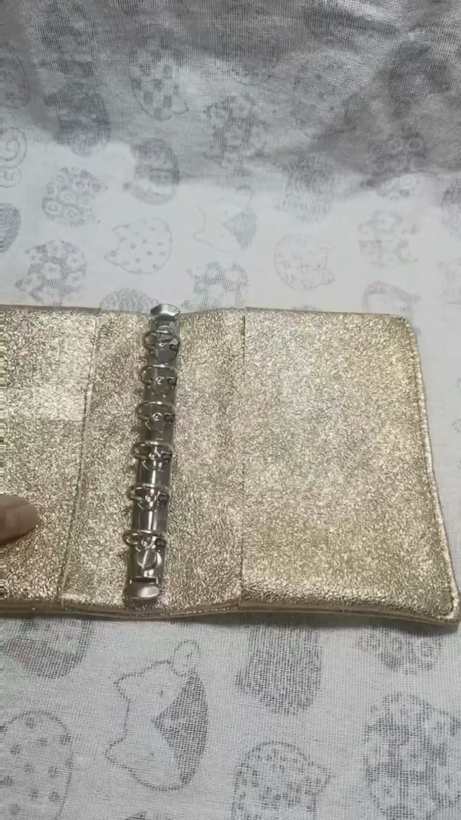 Funda para Agenda A7 en Piel de Cordero Dorado Metálico con Seis Anillos