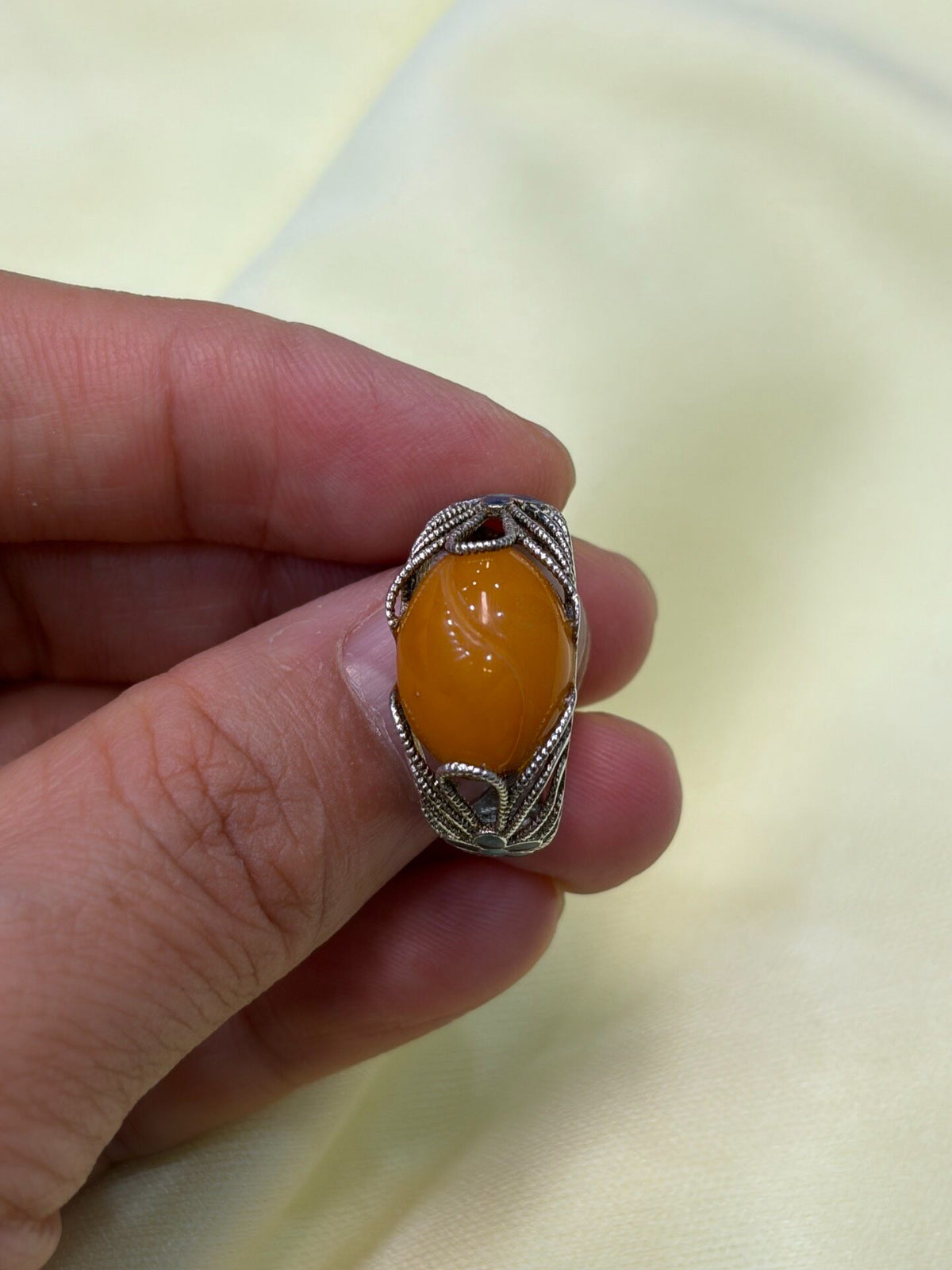 Anillo de ámbar en plata de ley