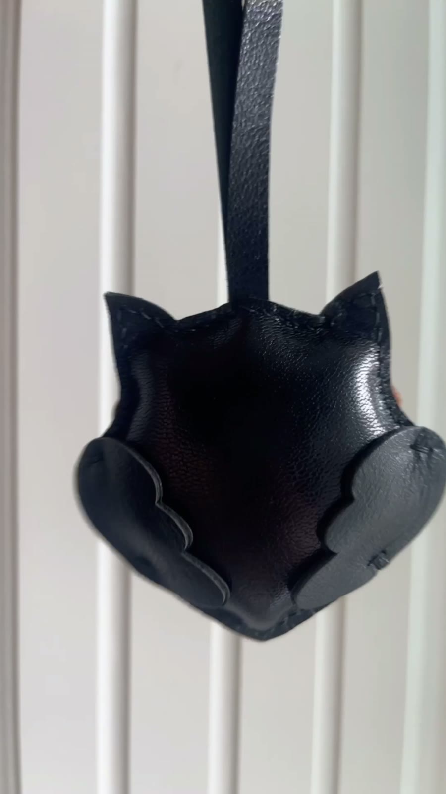 ハンドメイド レザーフクロ型ペンダントチャーム ブラック