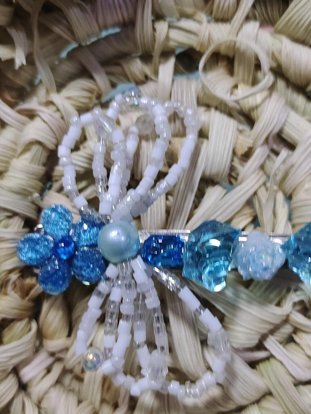 ブルークリスタルビーズフラワーのヘアクリップ