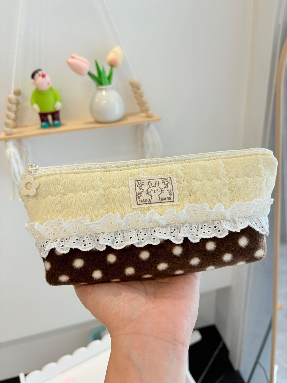 Aufrechtes Federmäppchen im Patchwork-Design mit Polka-Dot-Stoff