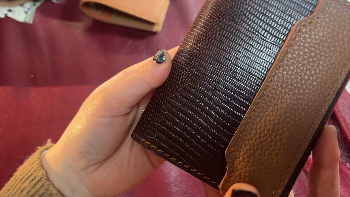 Capa de Caderno Fichário em Couro de Dois Tons