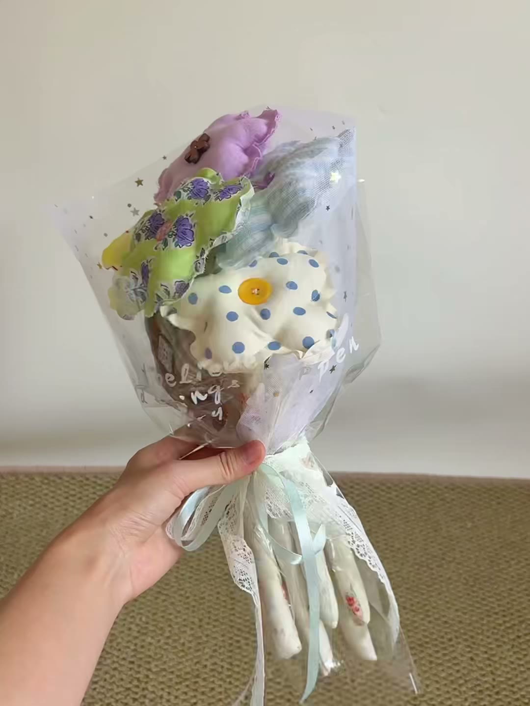 Bouquet di fiori di tessuto artigianale sei fiori