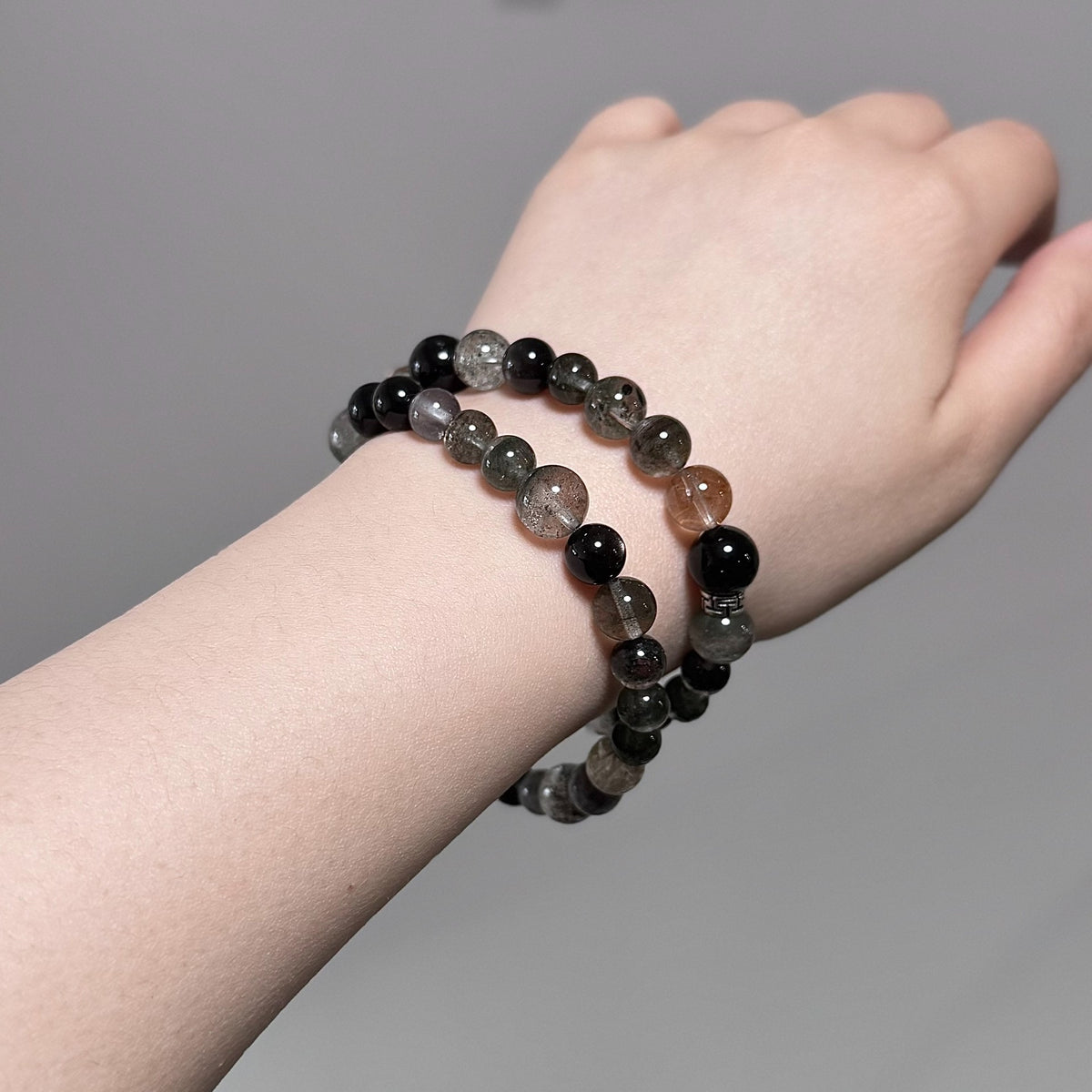 Zweisträngiges Kristallarmband mit 8-mm-Perlen