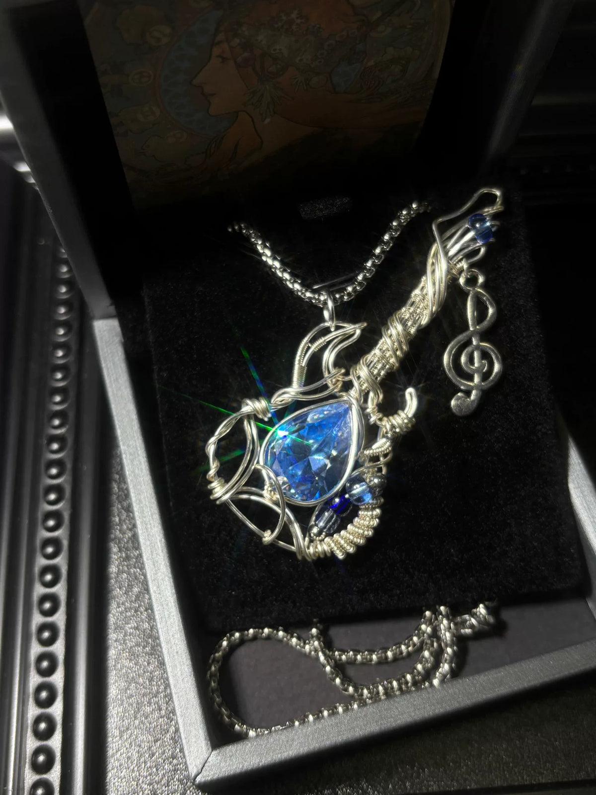 ハンドメイド ワイヤーラップ ギターネックレス ブルー ジジルコニア