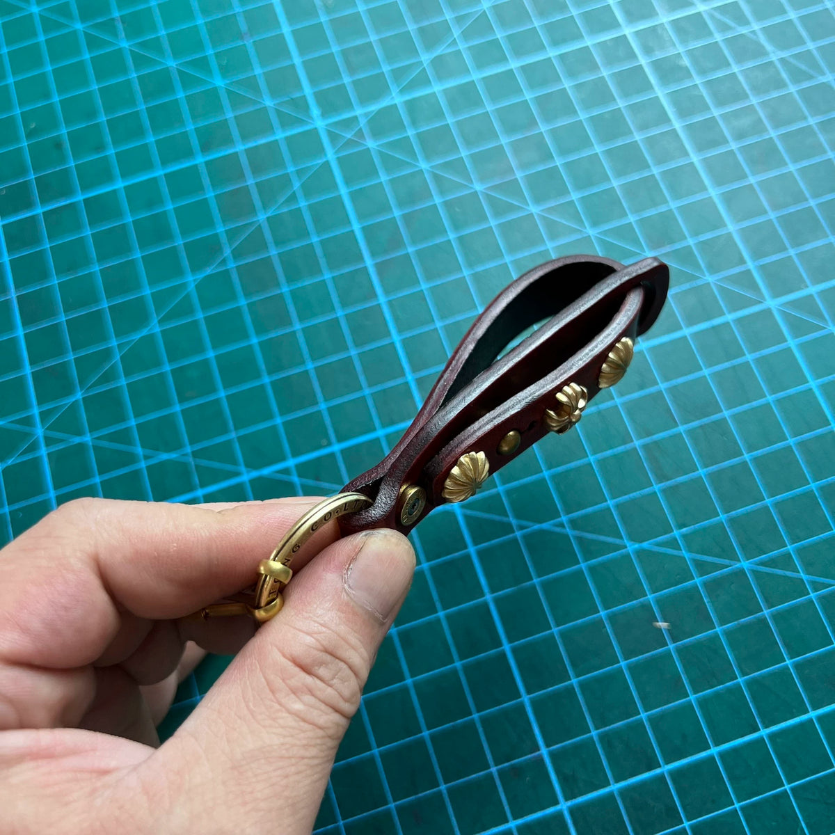 ハンドメイド フルグレインレザー ベルトループ キーチェーン
