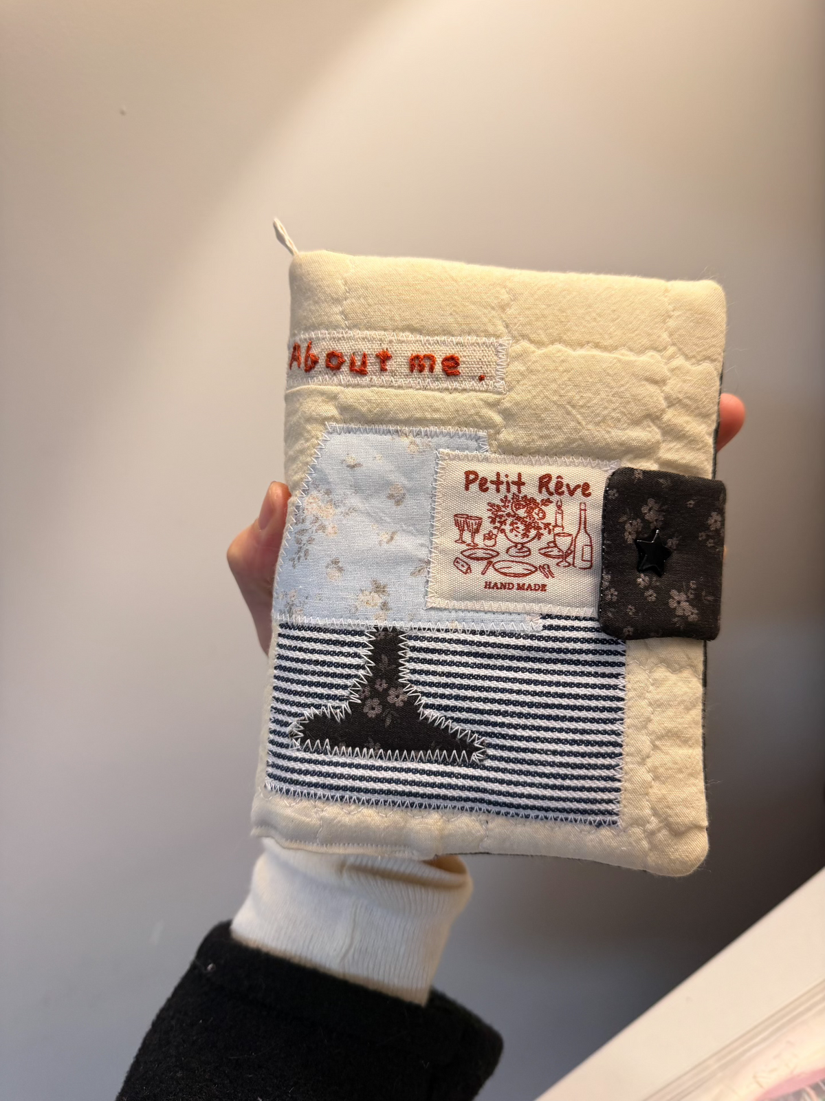 Copertina per quaderno A6 in cotone trapunto, fatta a mano