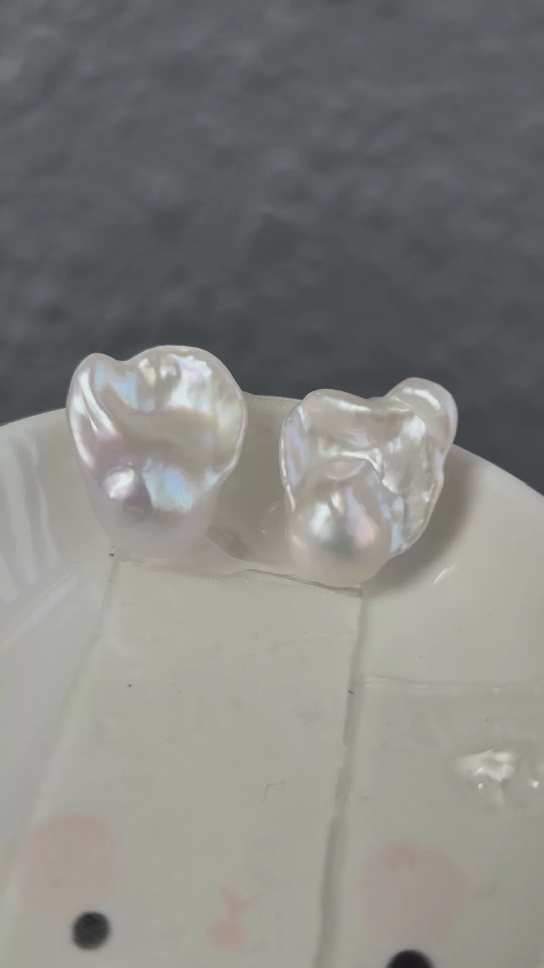Coppia di Perle Barocco d'Acqua Dolce Bianche