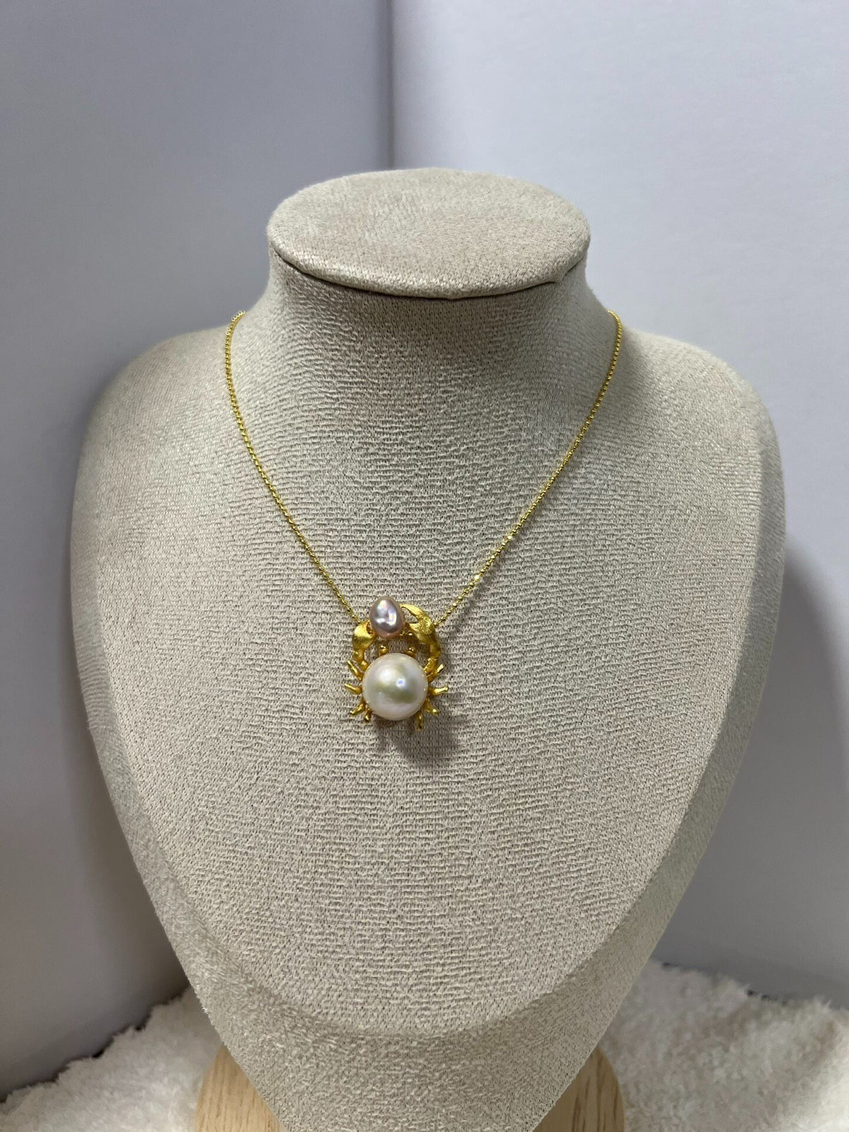 Crab Pearl Pendant Gold Tone