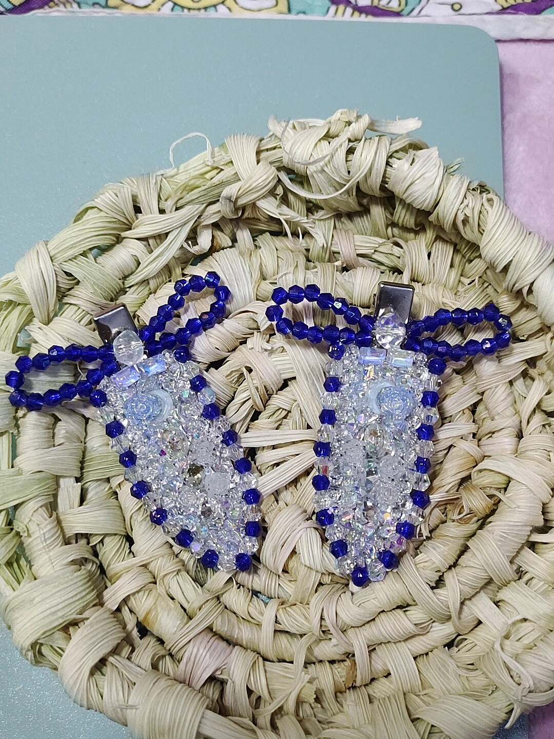 Juego de pinzas para el pelo de cristal azul hecho a mano