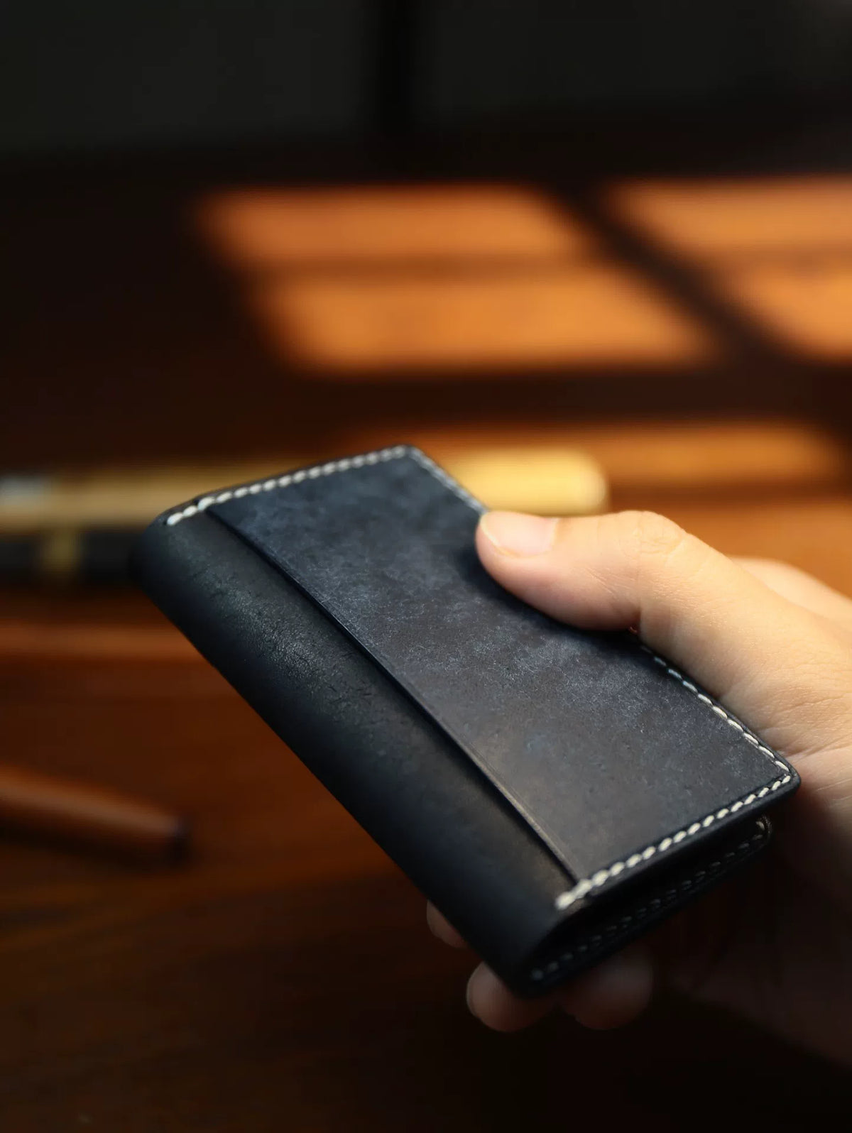 Handgefertigter Kartenhalter aus italienischem Leder, 6 Fächer