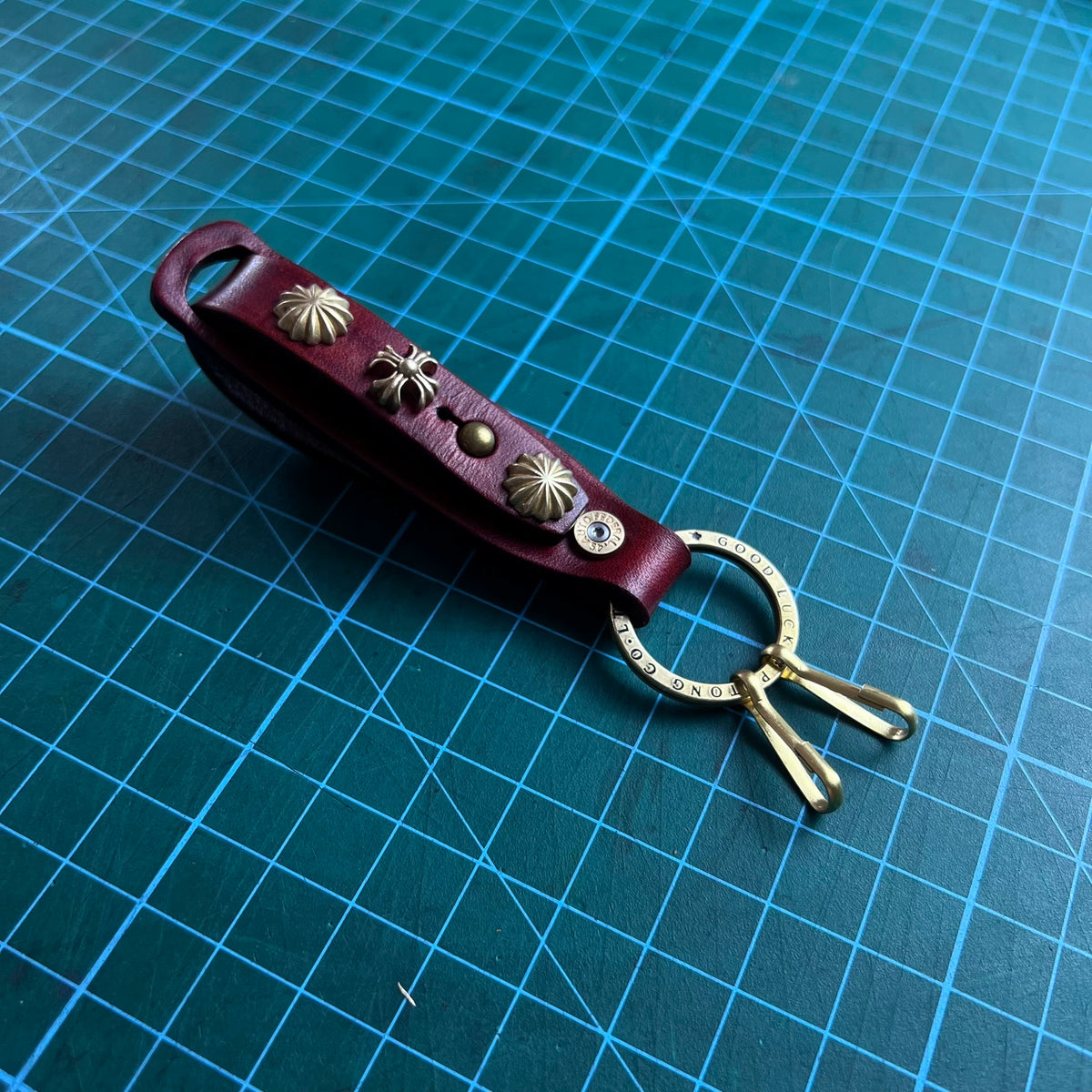 ハンドメイド フルグレインレザー ベルトループ キーチェーン