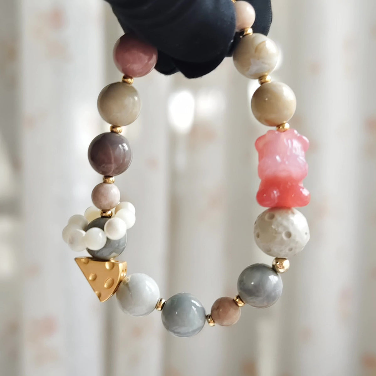 Alashan Agate Bear Charm Beaded Bracelet
